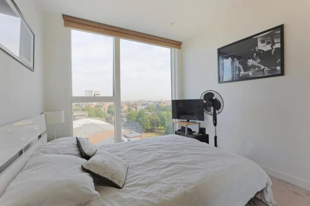 لندن Skyview Waterside City Luxury Apartment