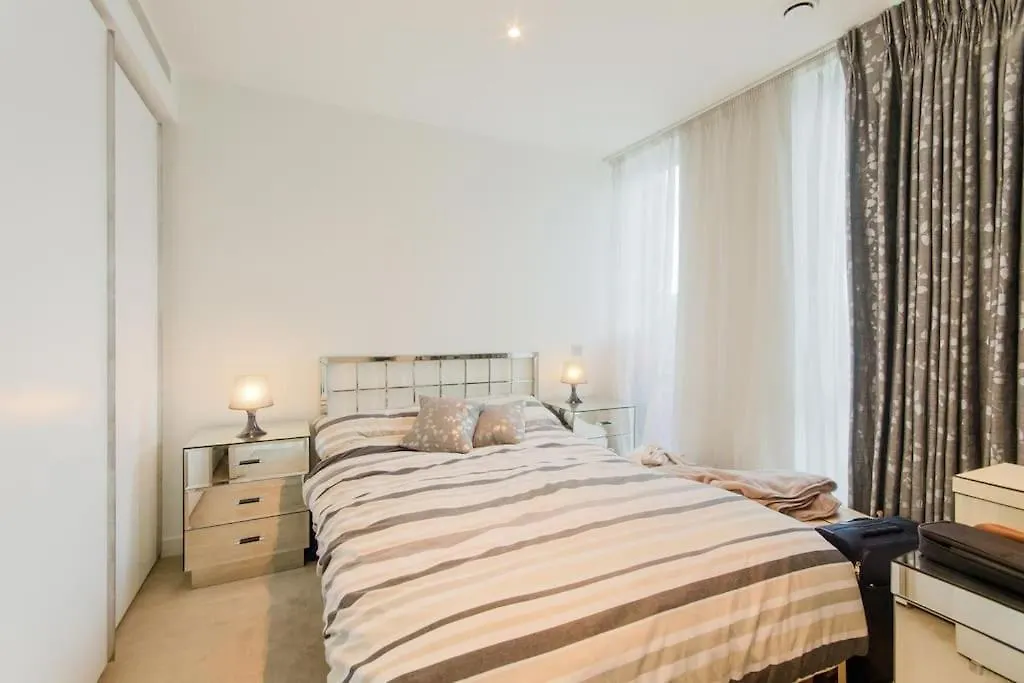 لندن Skyview Waterside City Luxury Apartment