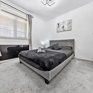 Bromley Serviced - Beckenham Place Park - - 2 Bed House - Free Parking - 2 Beds 1 Sofabed Apartment